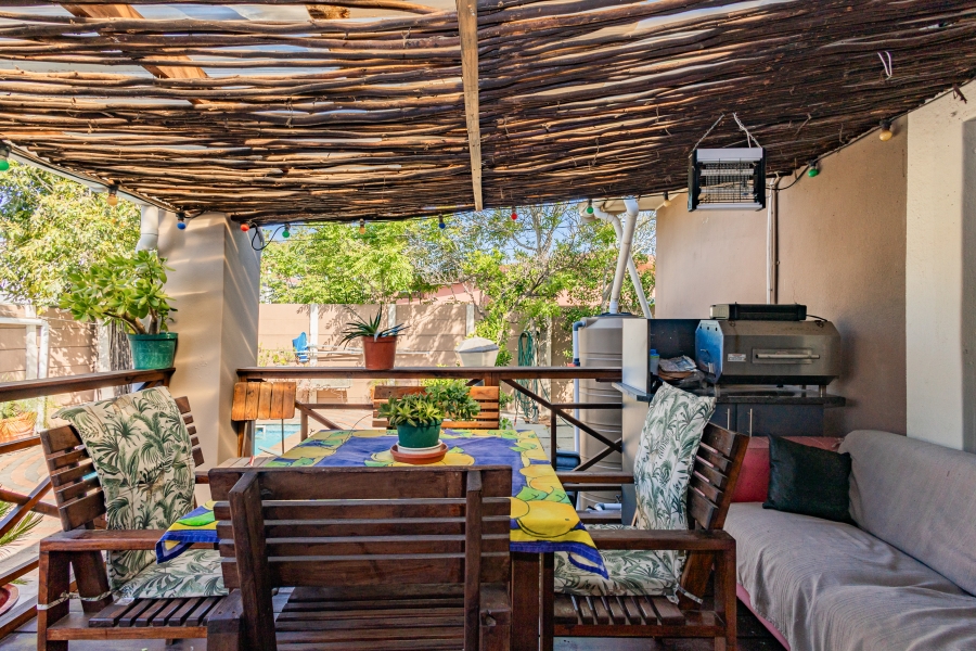 5 Bedroom Property for Sale in Peerless Park Western Cape